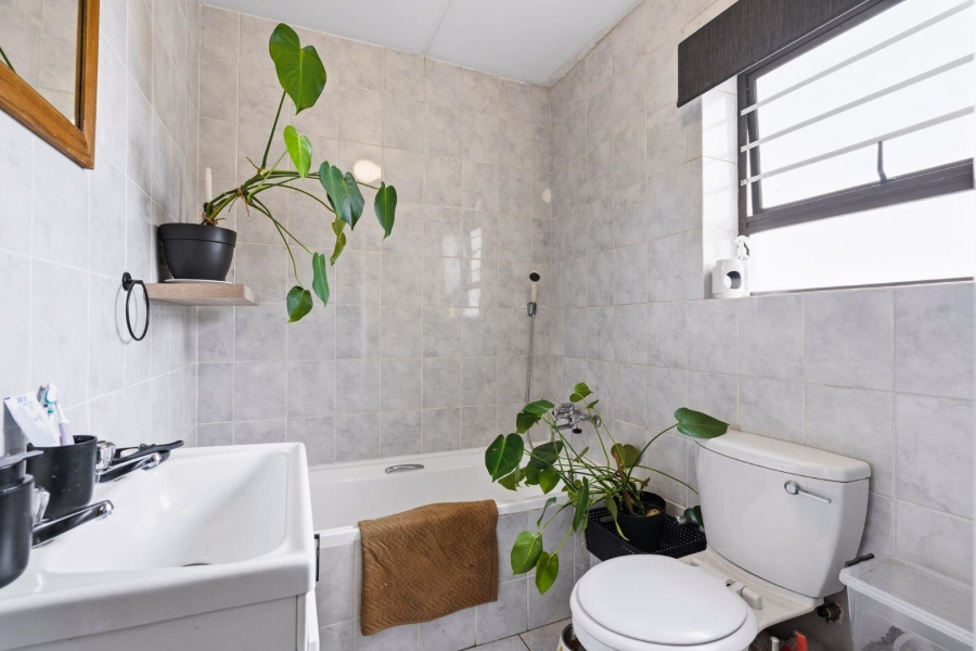 To Let 1 Bedroom Property for Rent in Table View Western Cape